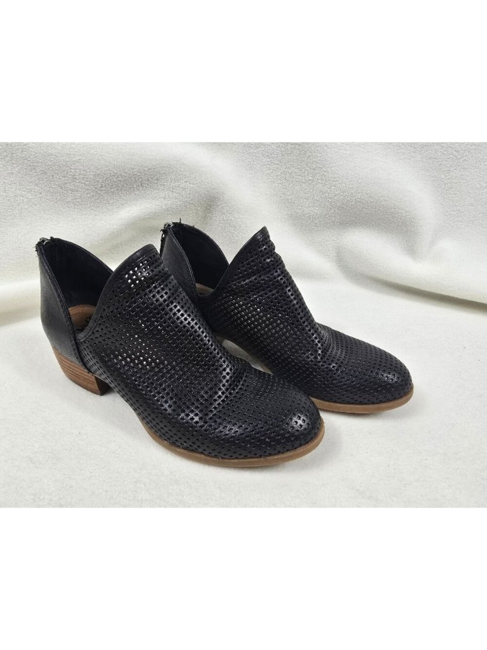 Sofft Canobie Black Leather Booties Size 6 Stacked Heel Rear Zip Closure